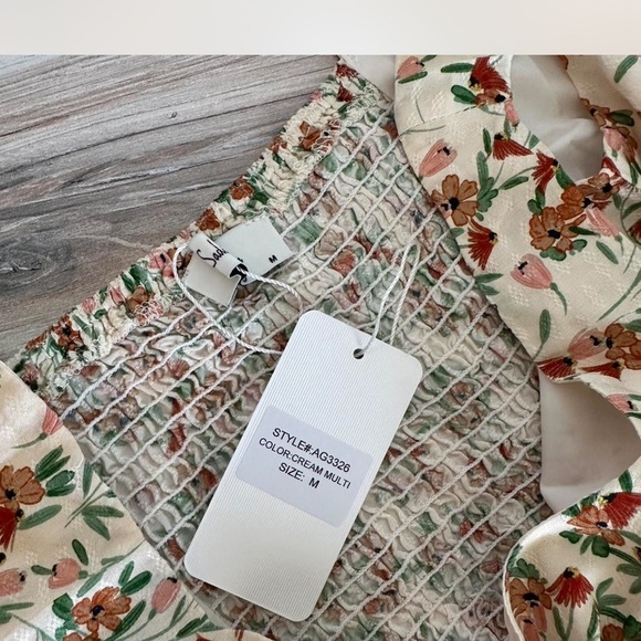 Sadie & Sage Sleeveless Floral Mini Dress Size Medium in Cream - Picture 7 of 8